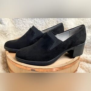 EUC Cliffs by White Mountain Bootie Hunton Cushion Heel Faux Suede Slip-On Sz9.5